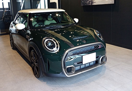 MINI 5 ドアクーパ RESOLUTE EDITION（限定車）