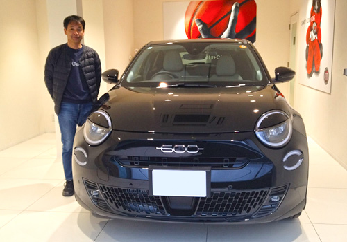 フィアット 600 HYBRID Nero Chinema（限定車）